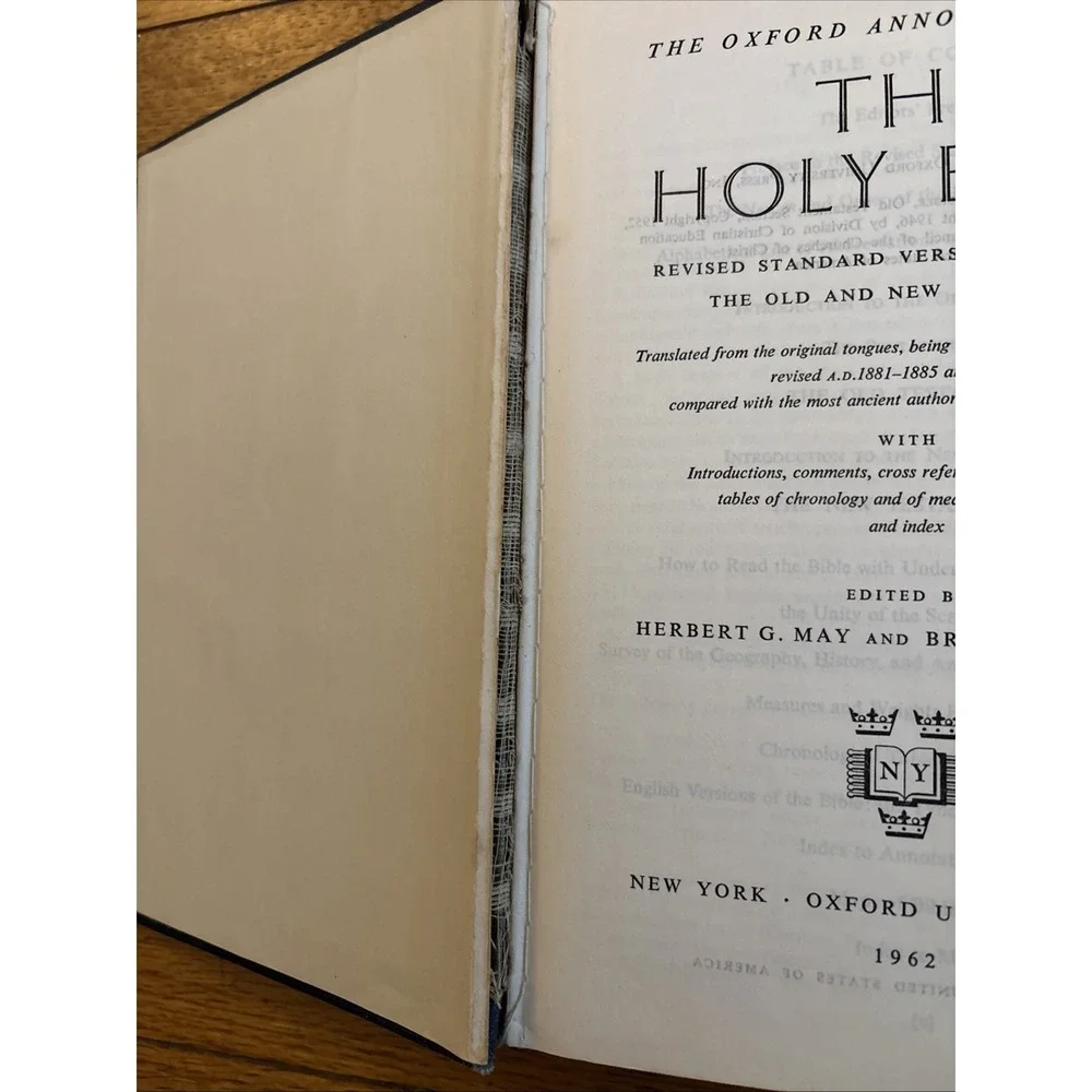 The New‎ Oxford Annotated Bible (1973, Hardcover)